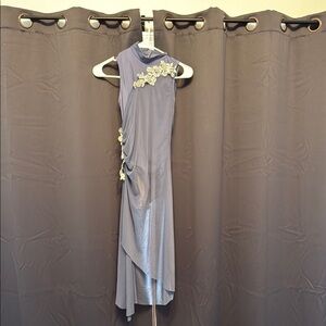 Elegant Sleeveless Dance Costume